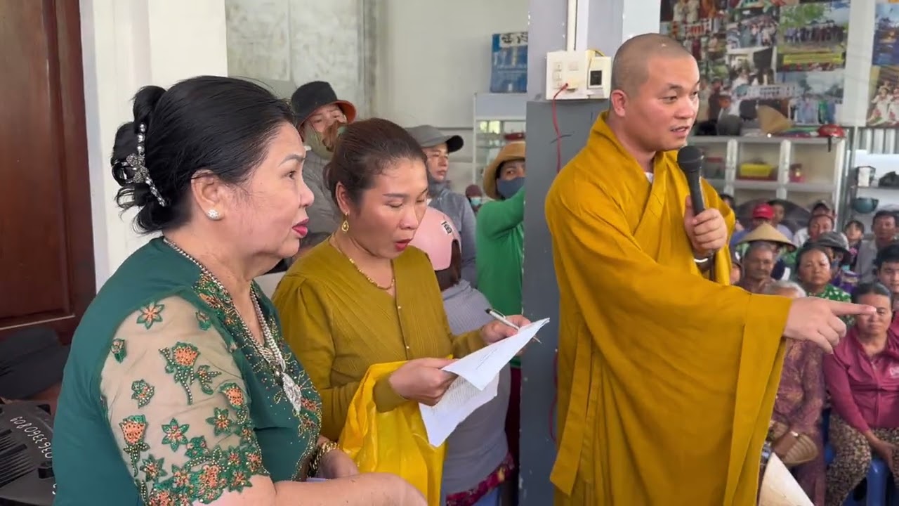 Biếu 600 phần quà Hạt cơm Phật Vu lan 2024 tại chùa Tây Thiên (Nha Trang)