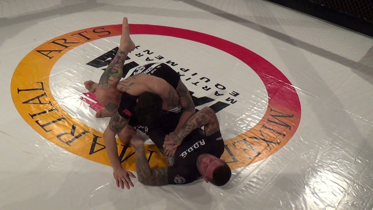 Exhibición Tito Beltrán vs César Alonso  Zaragoza Fight Night 26112016