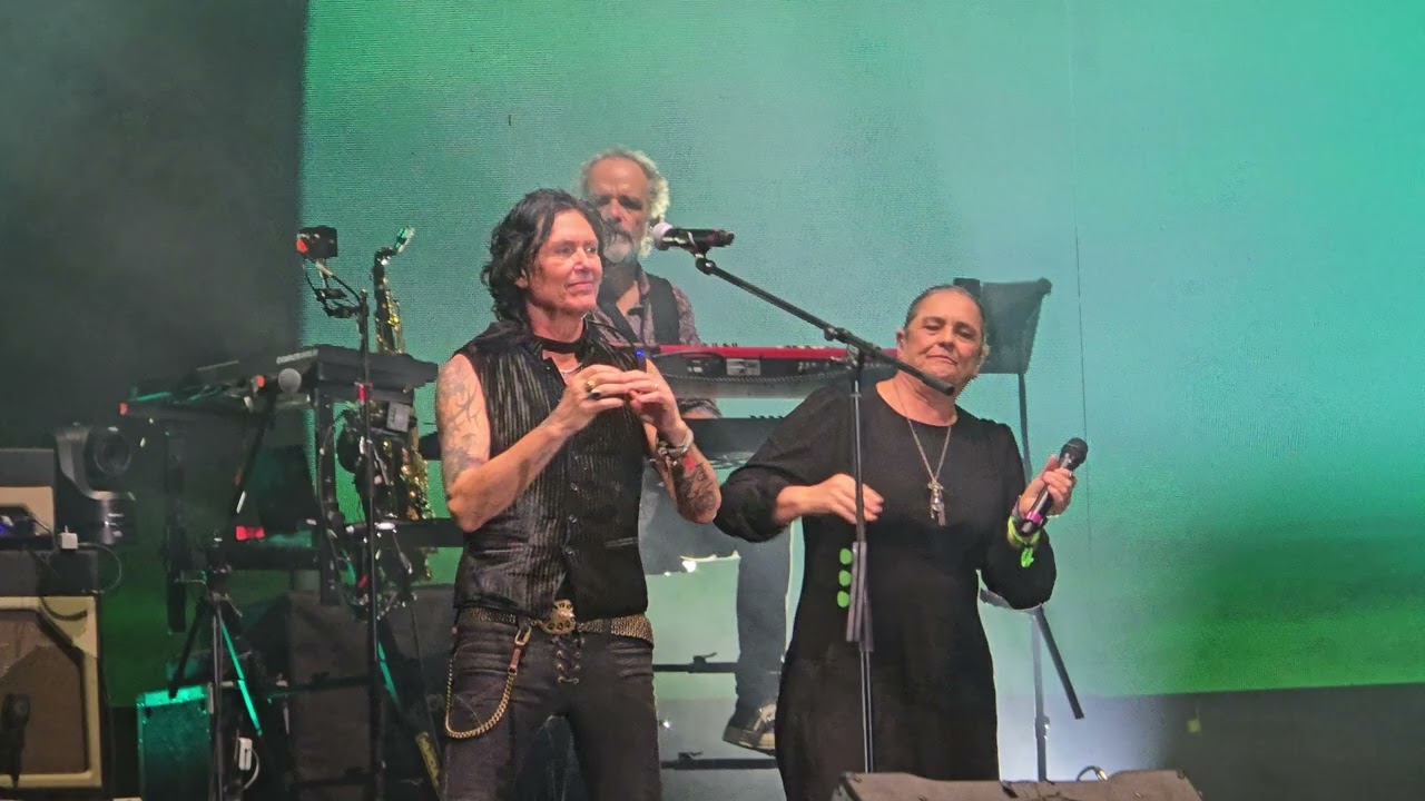 Aquí no es así. Caifanes y Cecilia Toussaint