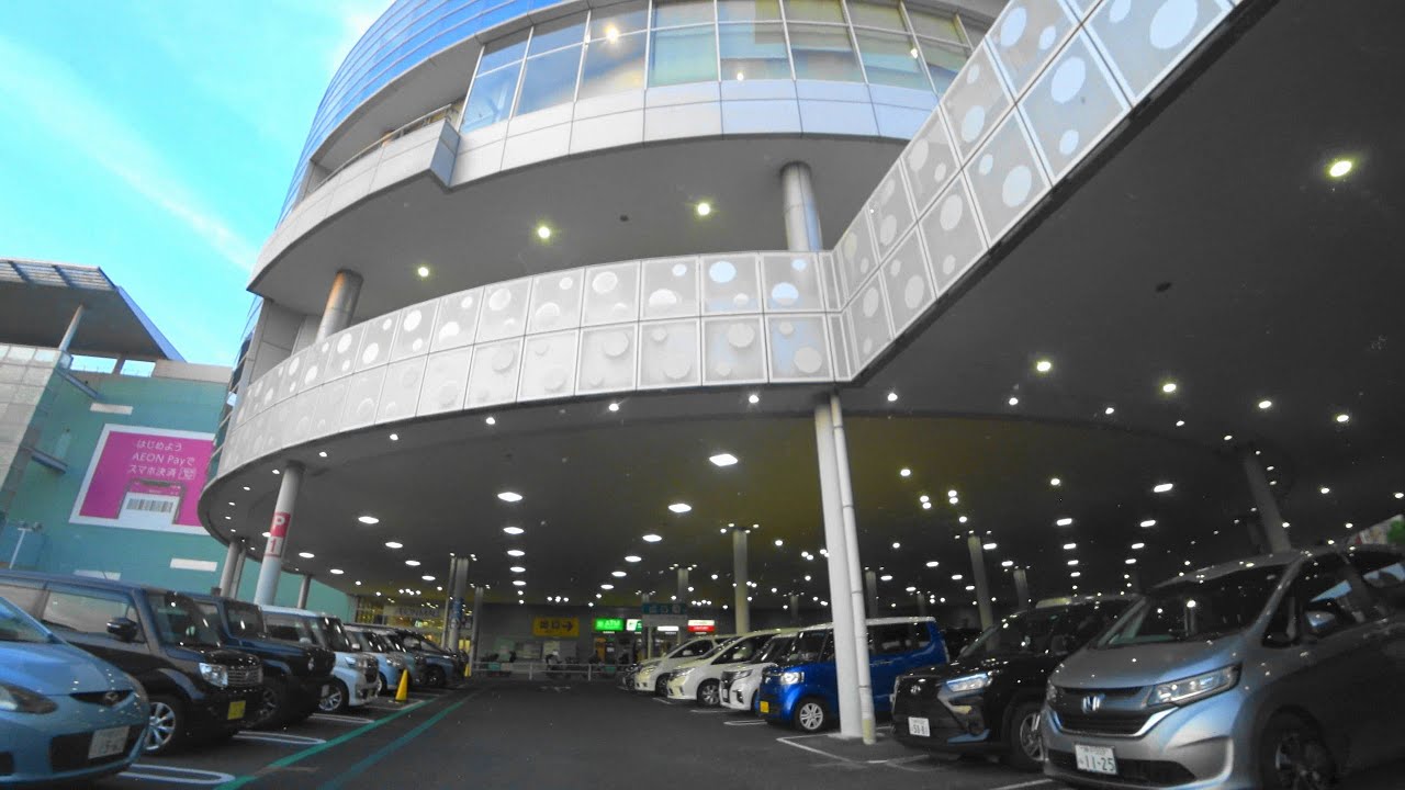 ［4K］『イオンモール伊丹』の立体駐車場に、入りました。  [4K] I entered the multi-storey car park at AEON Mall Itami.