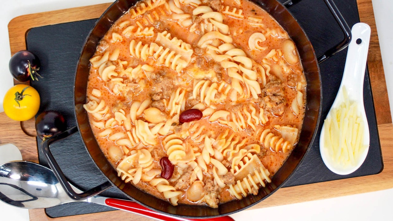 Bolognese K&auml;se Suppe &ndash; lecker, deftig & in einem Topf gekocht!
