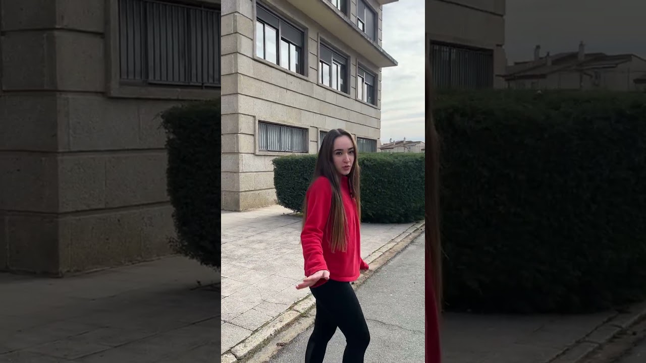 Antiguas alumnas en prácticas enseñan el colegio 