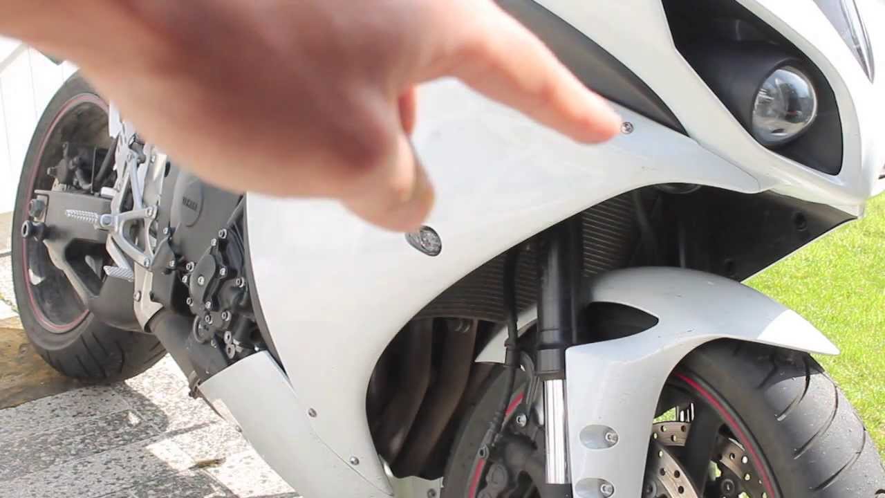 Yamaha R1 R&G Frame sliders install