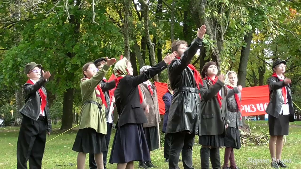 Ленин  и теперь живее всех живых. Маяковский.