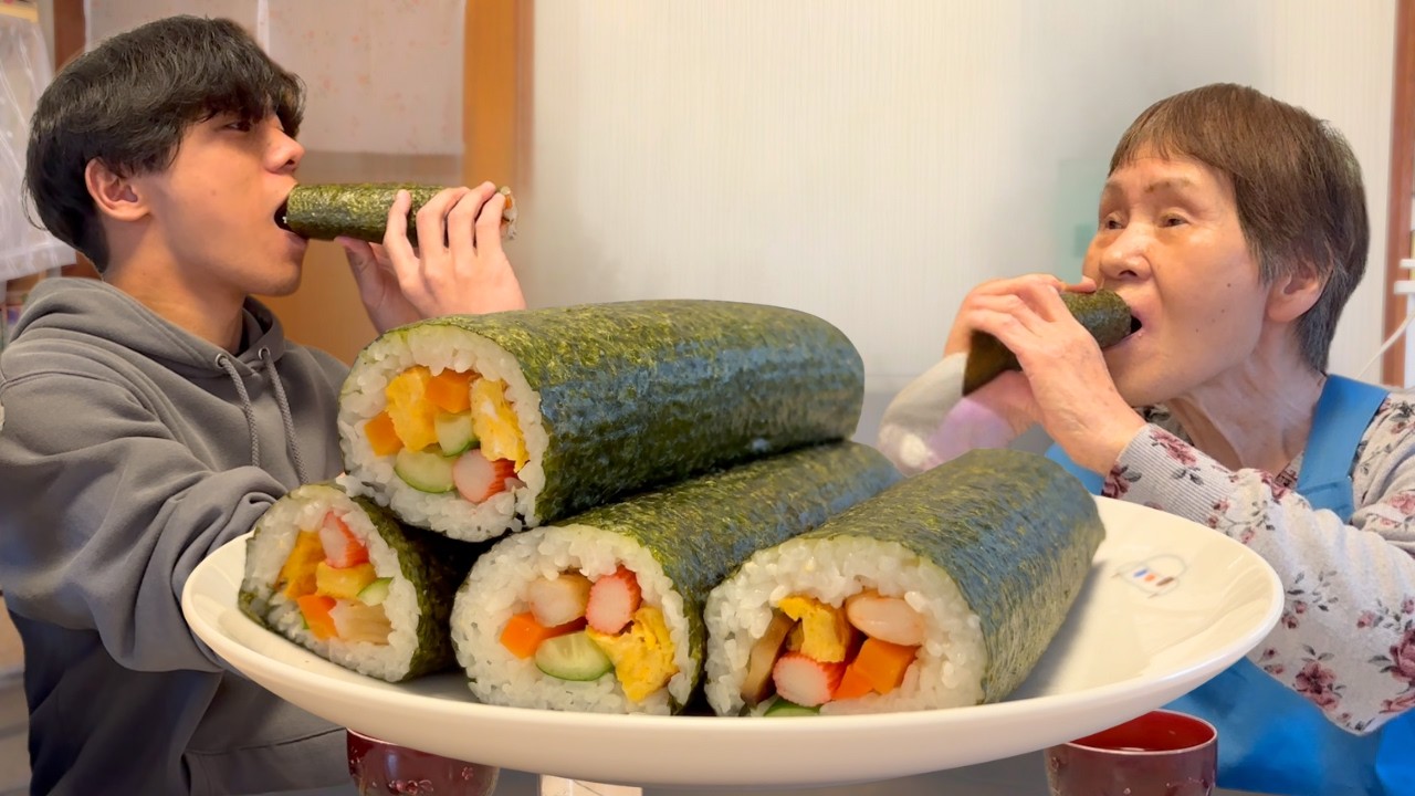 【おばあちゃんと孫】二人で食べる恵方巻