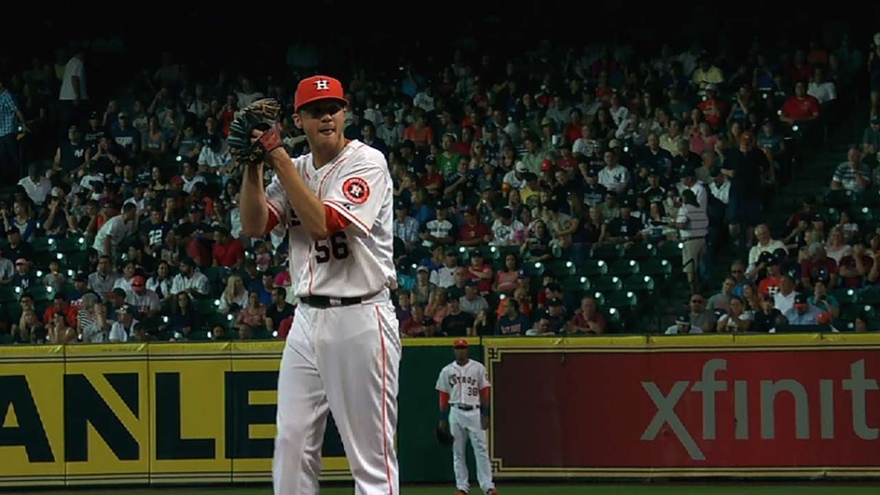 NYY@HOU: Clemens hurls 5 1/3 innings of two-run ball