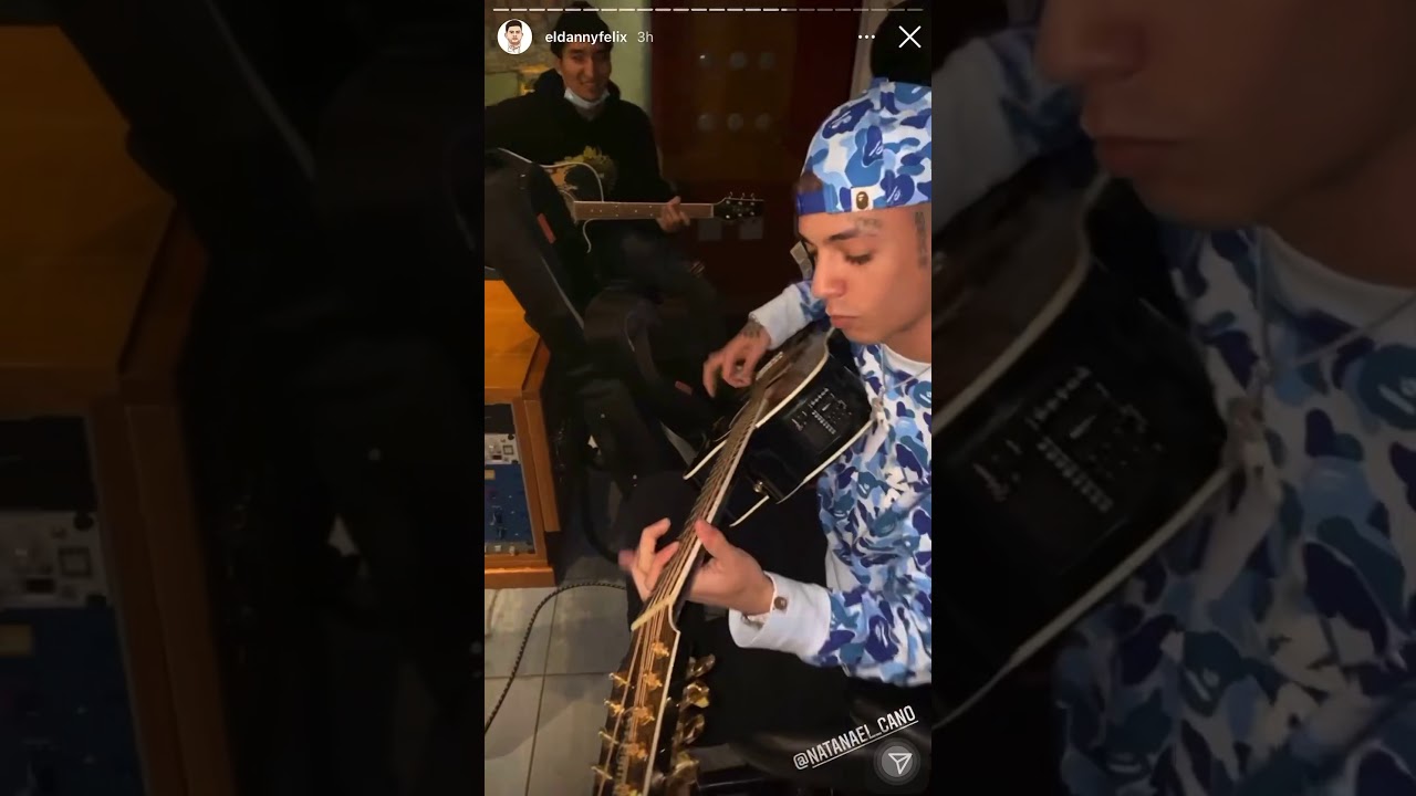 Natanael Cano requinteando &ldquo;Una Palomita&rdquo; 🤔🎸
