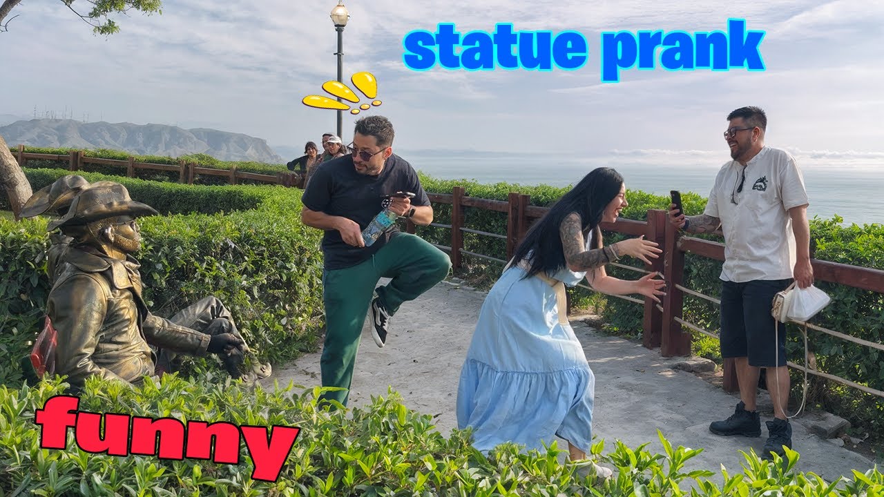 Super funny reactions. statue joke - Reactions to die of laughter😂
