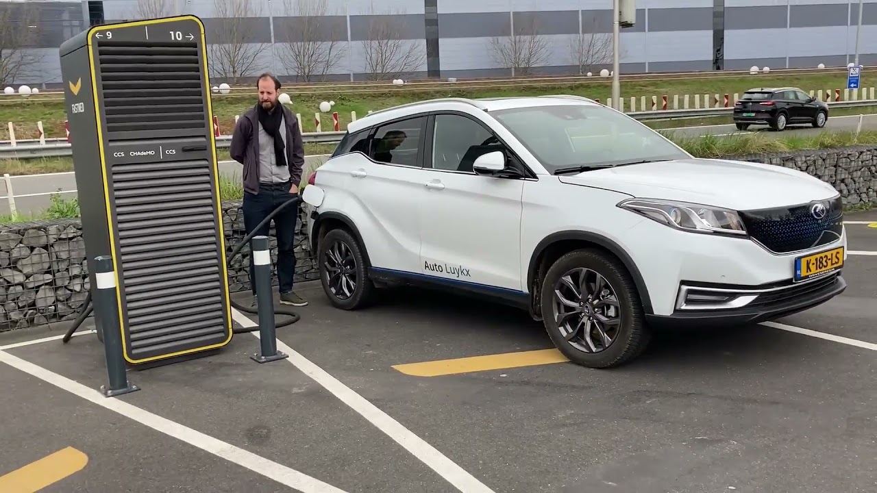 Быстрая зарядка в Fastned с SERES 3 #MaastrichtChallenge