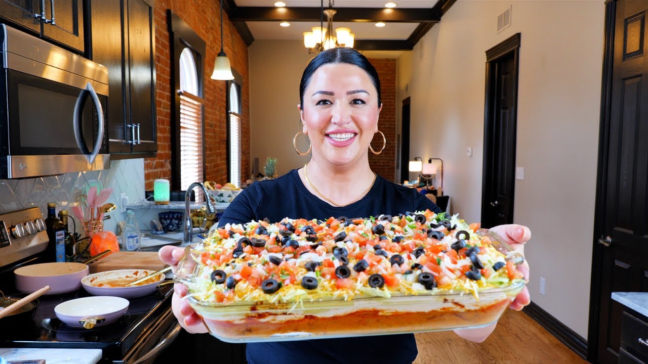 7 Layer Dip Ground Beef Mexican Casserole That everyone will LOVE!!!