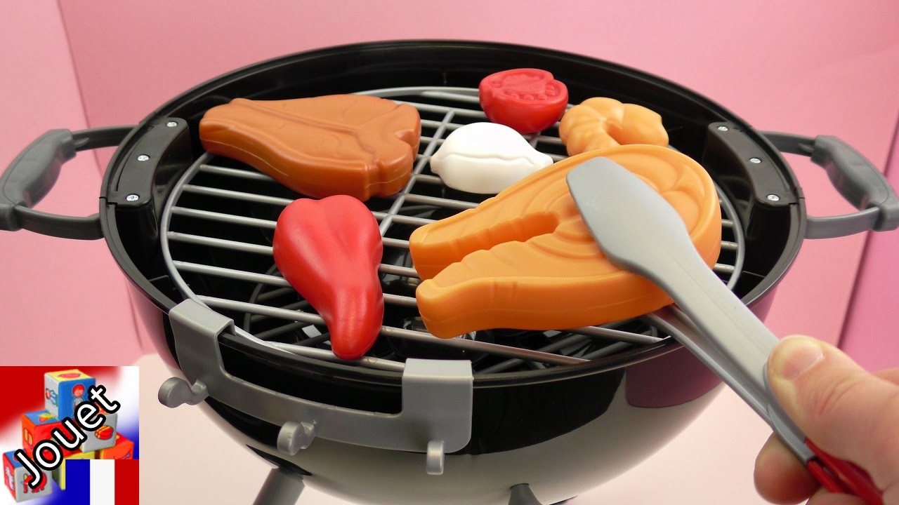 Barbecue en jouet avec des braises ardentes et feu sifflant | Grill party | D&eacute;mo
