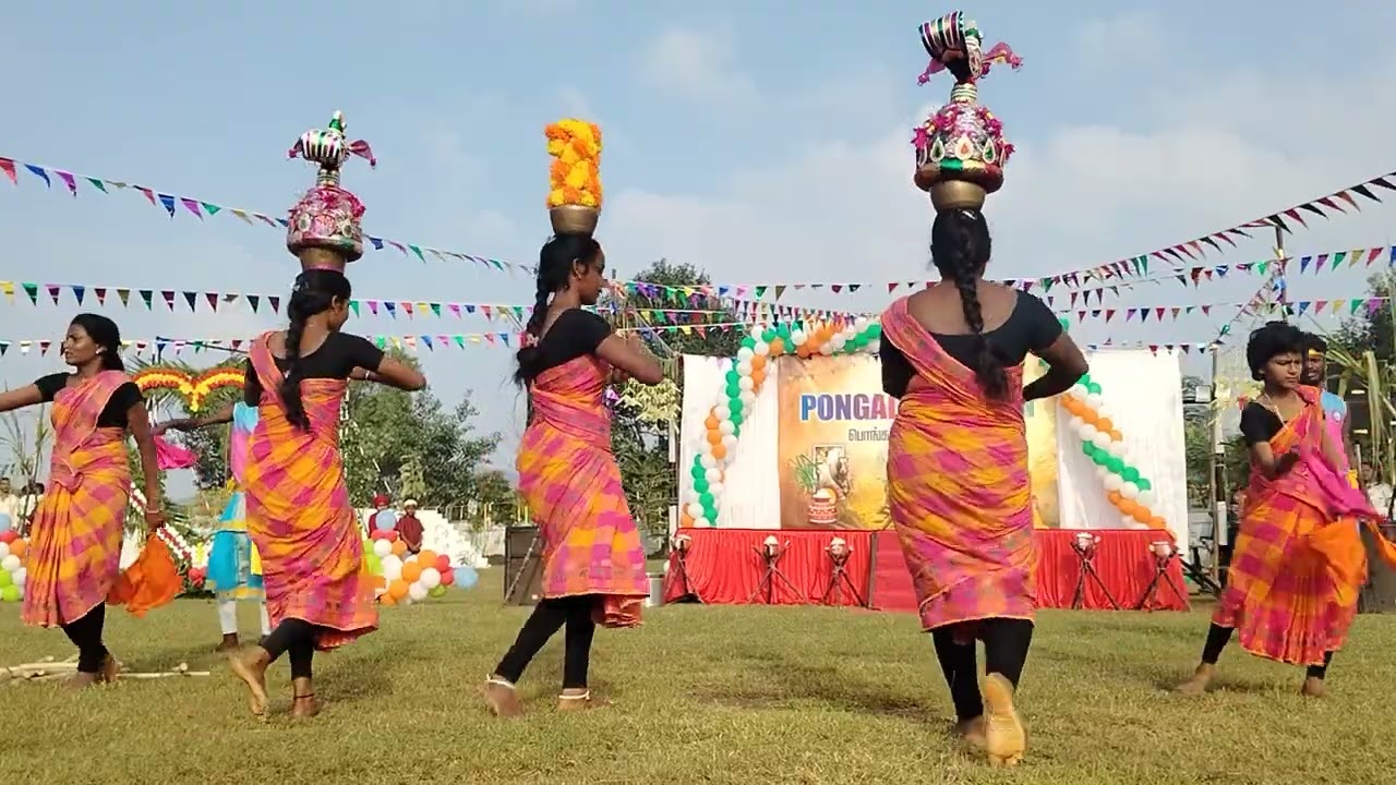 #வண்ணங்கள் நிறைந்த துணிகளை வைத்துக்கொண்டு அழகாக ஆடும் கரகாட்டம் #Phone no:8668044068,8124170301
