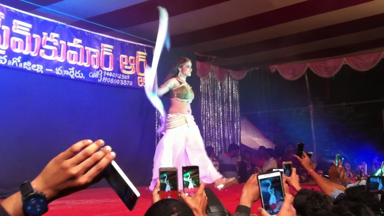 Bahubali Tamanna craze  song dance  Chandini  performance