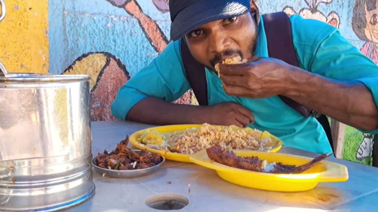 REAL EATING IN OUTSIDE // Beach side seafood -street food eat in chennai aaronvlogstamil 1