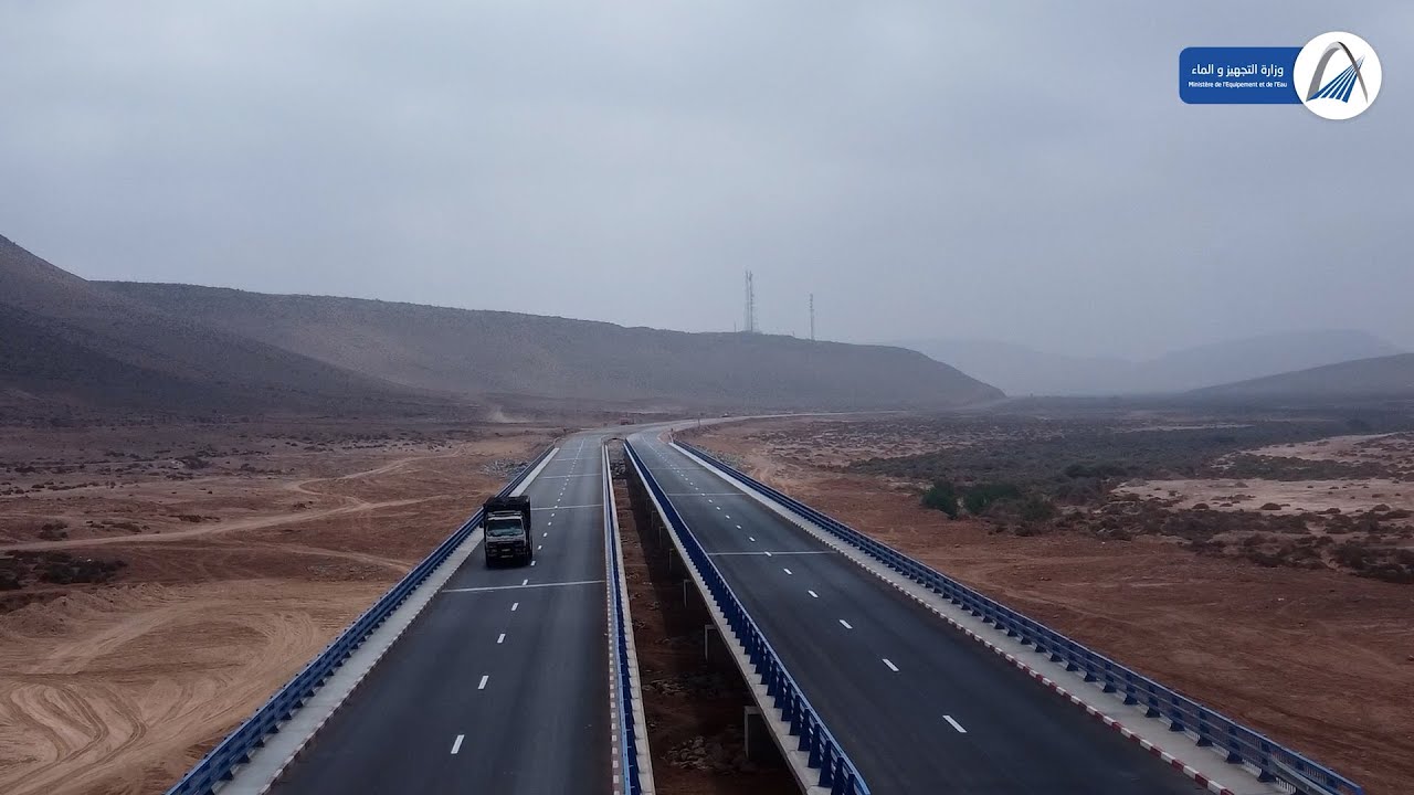 بفضل مجهودات مصالح وزارة التجهيز والماء.. أشغال إنجاز الطريق السريع تيزنيت-الداخلة تفوق 97% 🔝