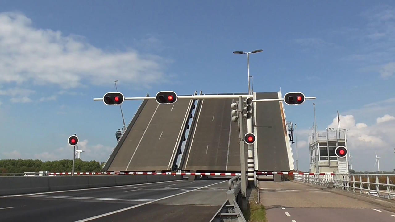 Brugopening Volkerakbrug Willemstad Basculebrug/ Drawbridge/ Pont Basculant/ Zugbr&uuml;cke