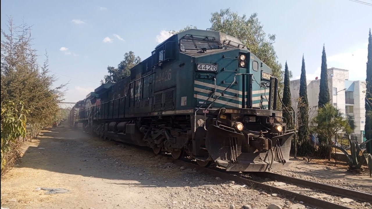 2 Ferrosures últimas veces con su esquema verde roja FSRR 4426 FSRR 4547