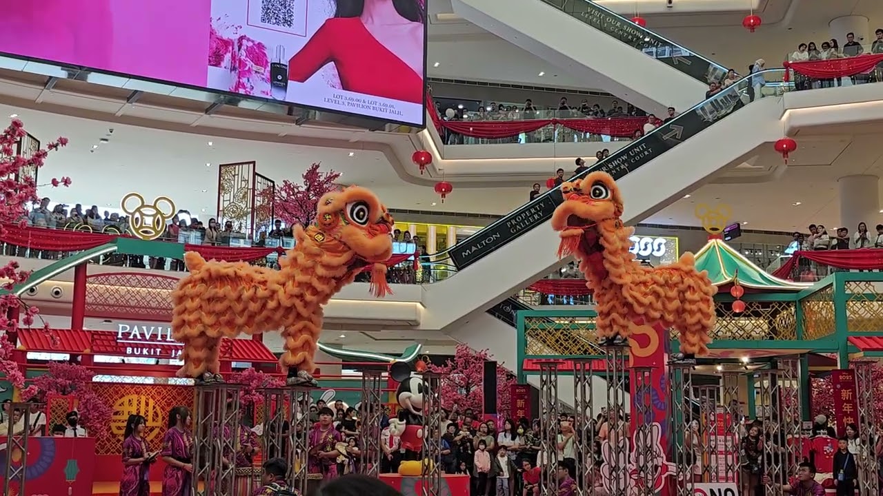 Acrobatic Lion Dance - Pavilion Bukit Jalil