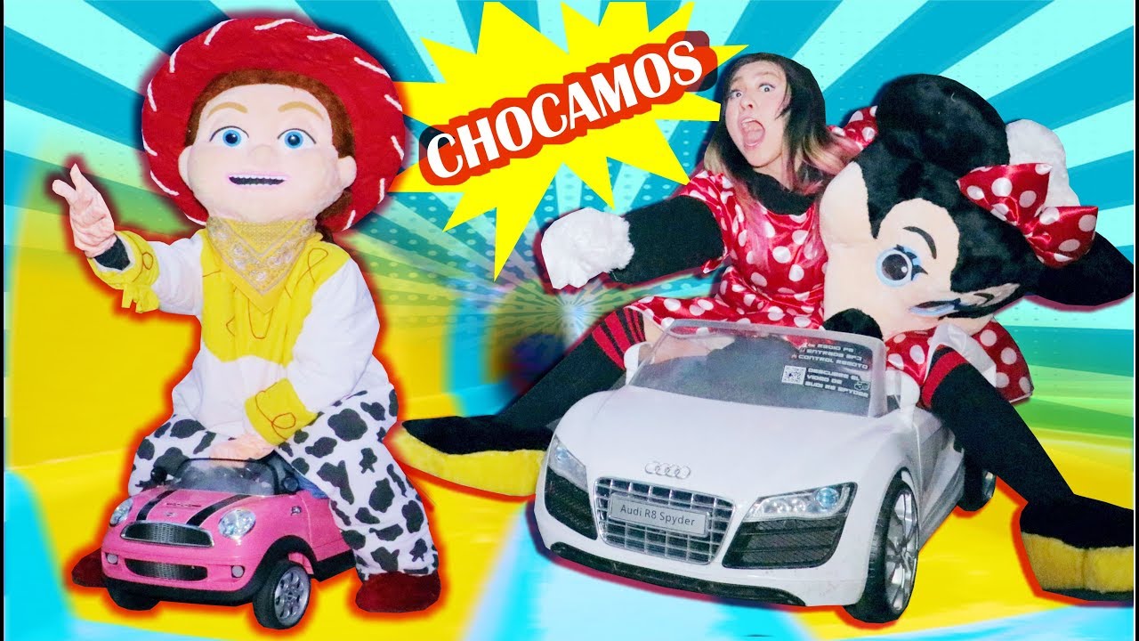 CARRERA de BOTARGAS en CARROS de JUGUETE | Toy Story vs La Casa Mickey Mouse