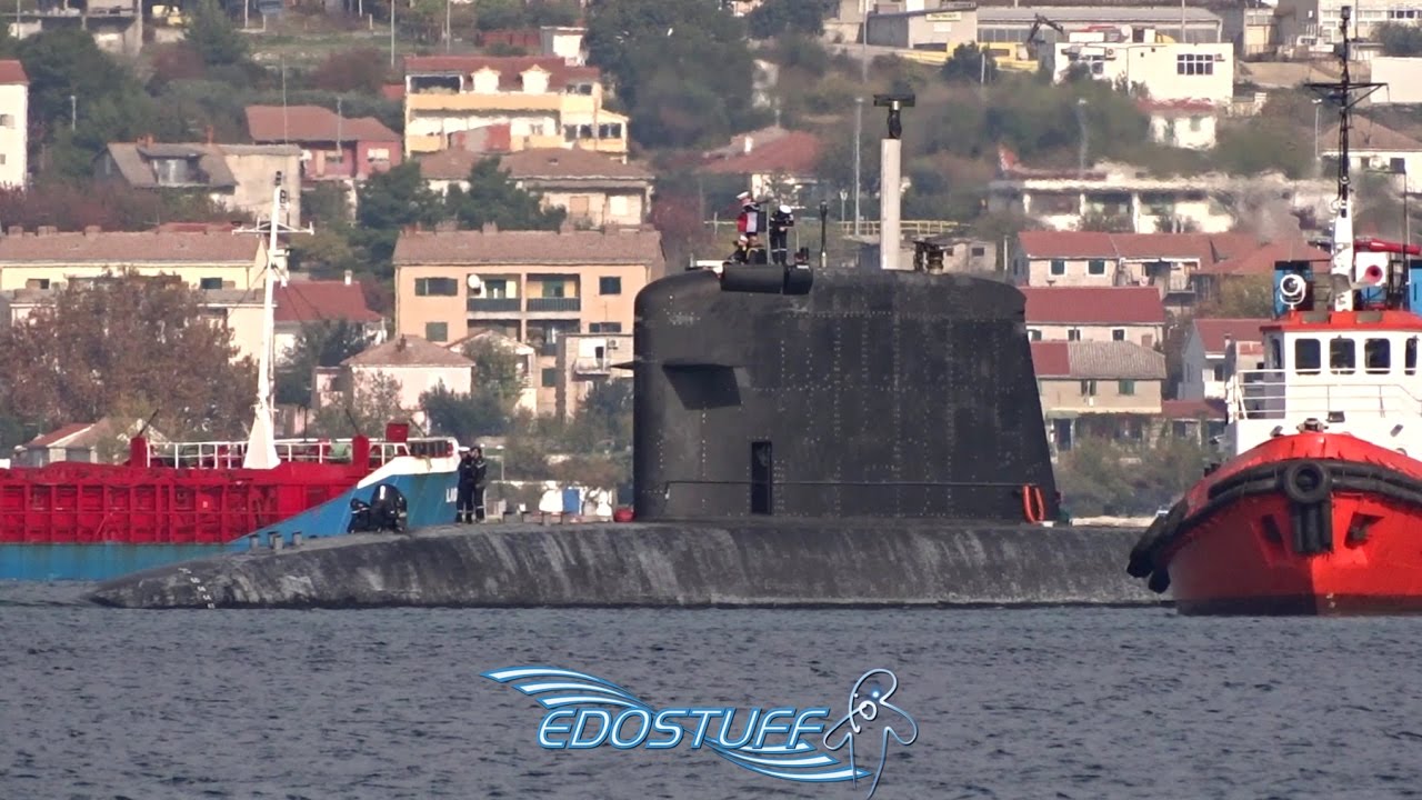 French Navy Rubis S601 Nuclear Submarine Departing Split - Croatia HD