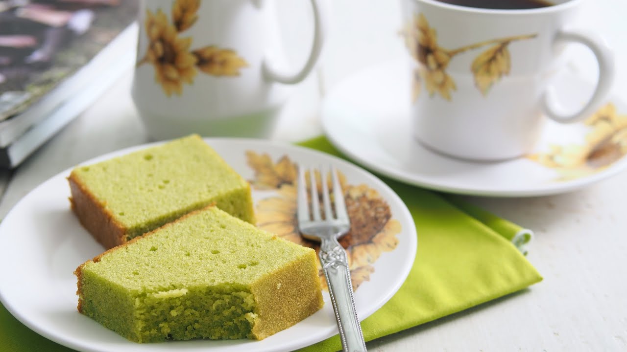 Soft Pandan Butter Cake