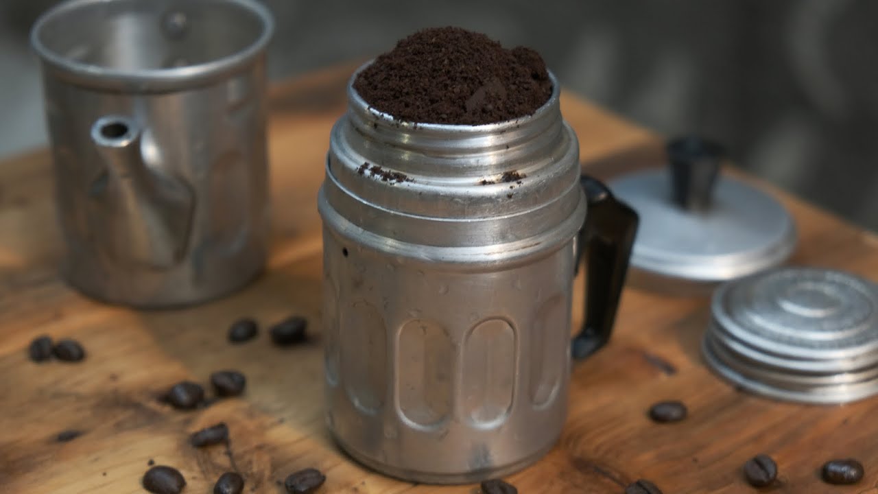 The cuccuma: the old rite of Neapolitan coffee