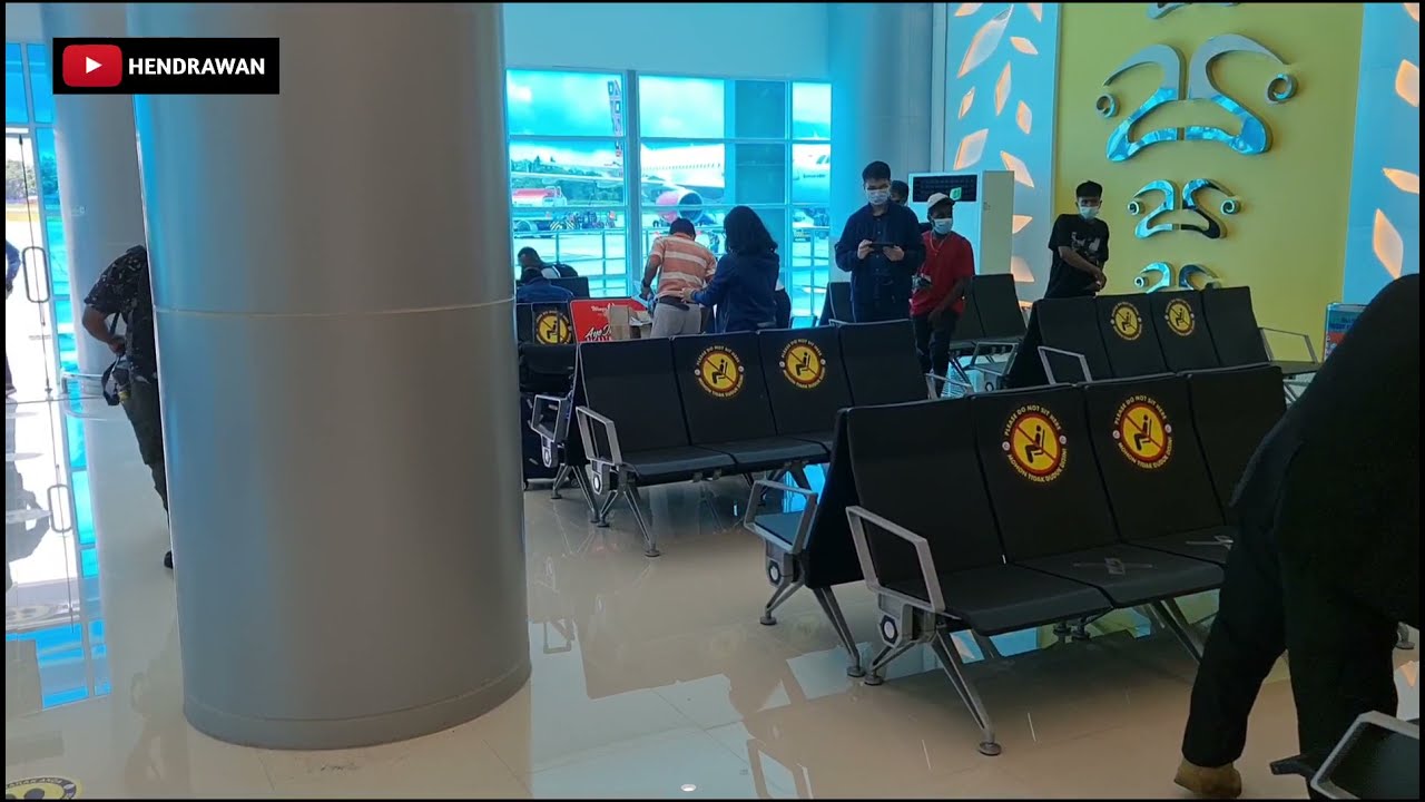 Melihat dari dalam Bandara Baru Mozes Kilangin - Timika