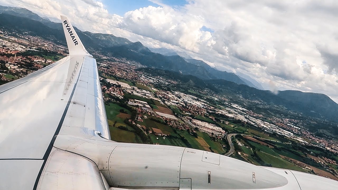 RYANAIR Boeing 737-800 SCENIC TAKEOFF from Bergamo / Milan Airport (BGY)