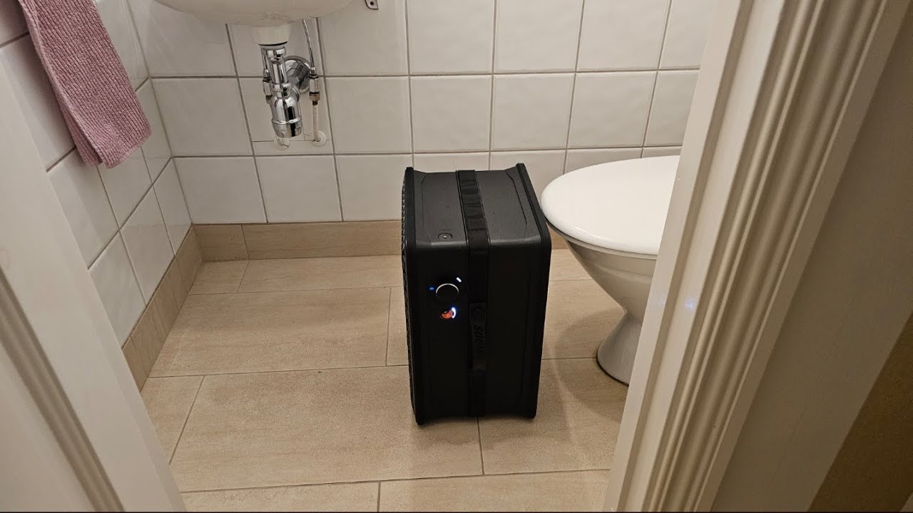 Soundboks Go - Testing Bass In The Toilet