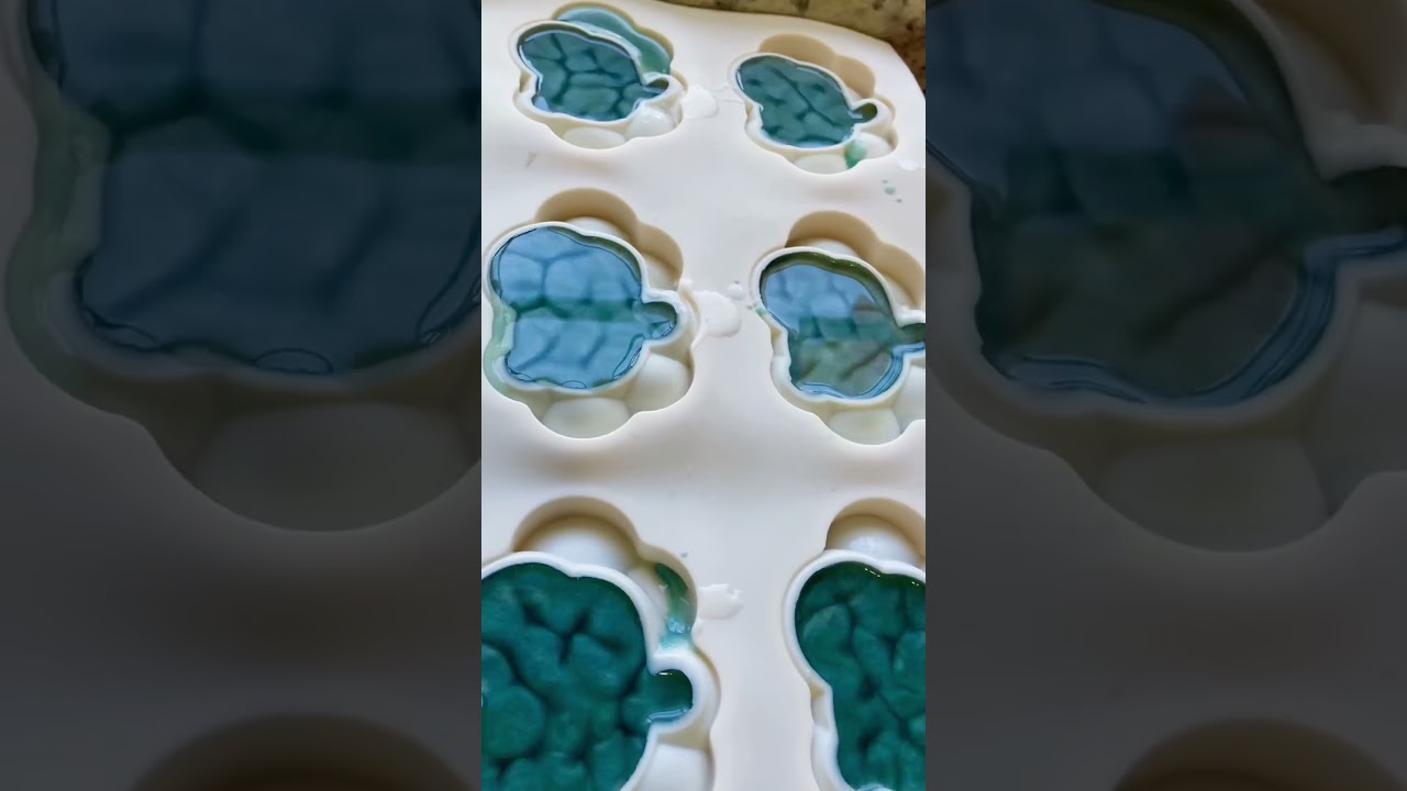 Fluffy Cloud Shaped Wax Melts 🌥️ #clouds #fluffy #blue #crafty #dreamy #artist #wax #shorts