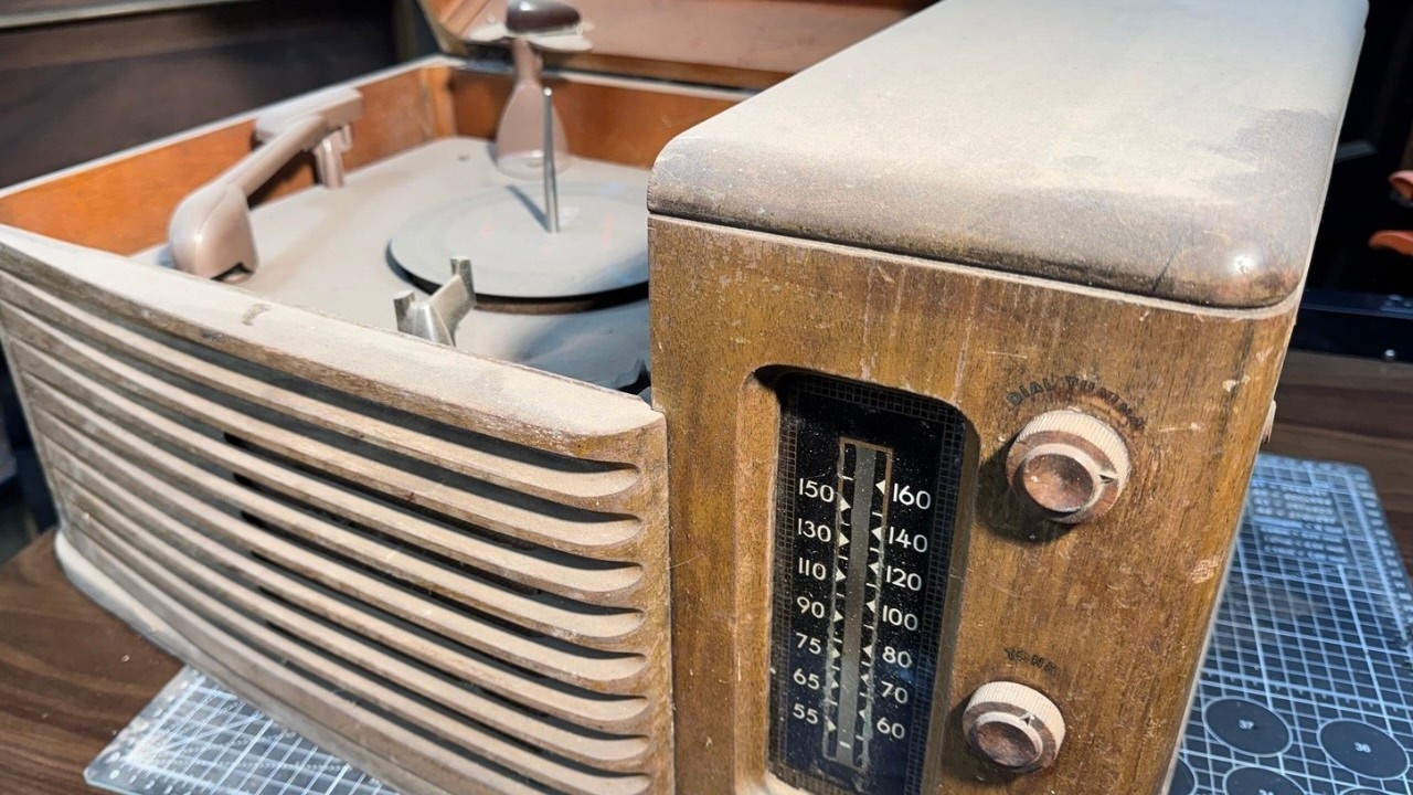 Ep. 155 Restoration of Broken ANTIQUE Radio Record Player
