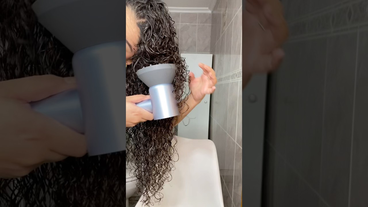 C&oacute;mo usar correctamente el difusor #curlyhair #difusor #rizos #shorts #rizoscurls #curly #rizadas