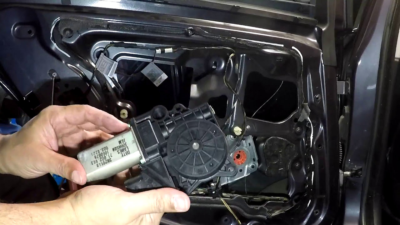 Замена заднего стеклоподъемника BMW 3 серии