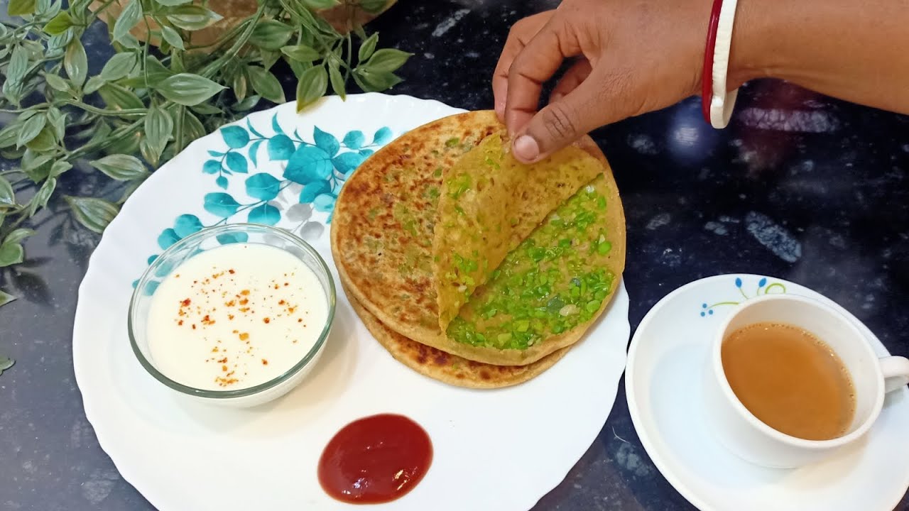 इस तरीके से मटर के season में बनाएं हरे मटर के पराठे। Matar ke Parathe 