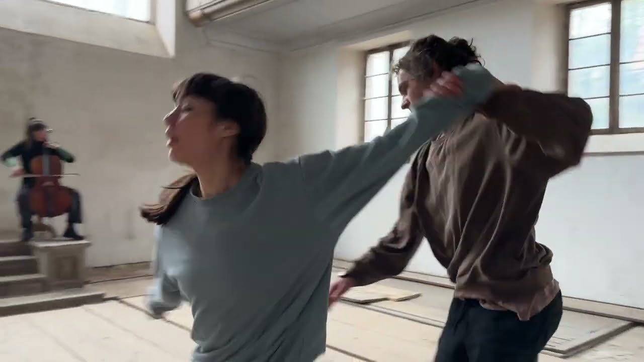 Contact Improvisation - postcard from Ancienne synagogue Hégenheim