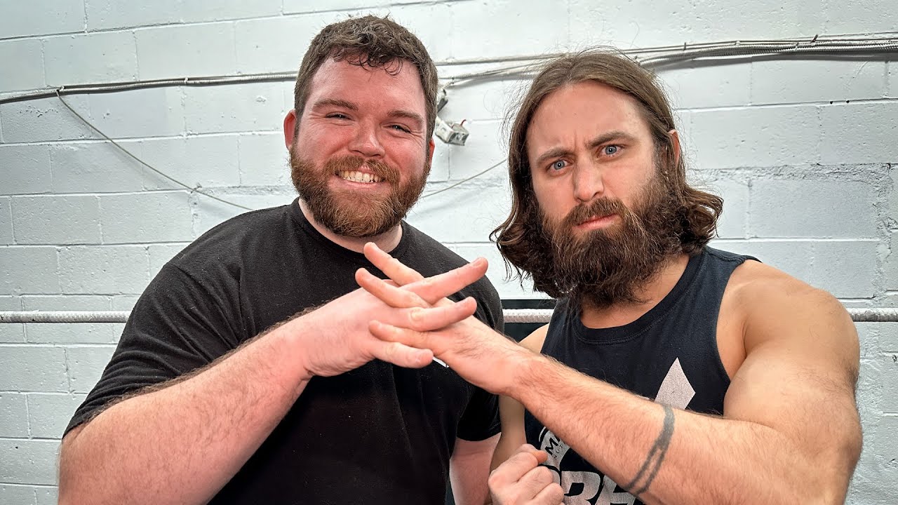Deaf wrestler hopes to inspire others by getting in the ring