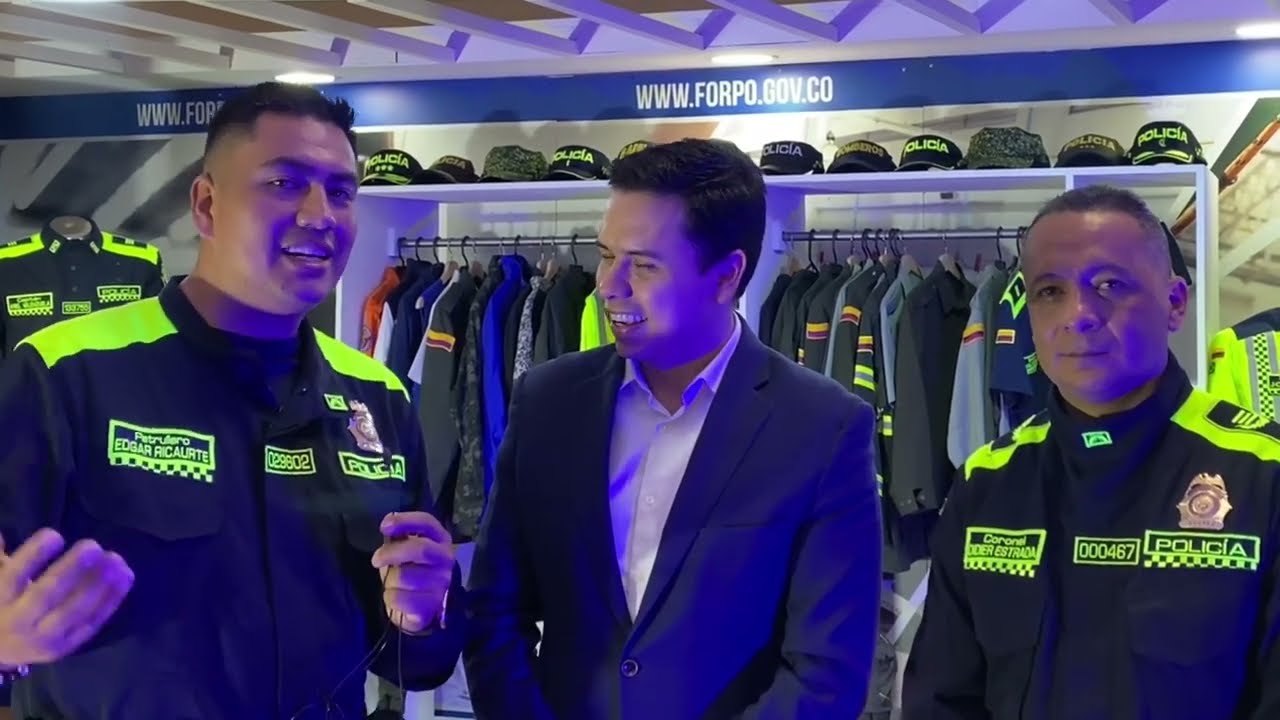 Así trabajamos en la fábrica de confecciones de FORPO donde se producen los nuevos uniformes azules.