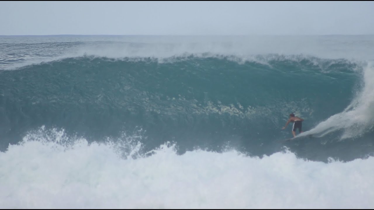Eimeo Czermak Freesurf at Banzai Pipeline - Jan 11, 2026