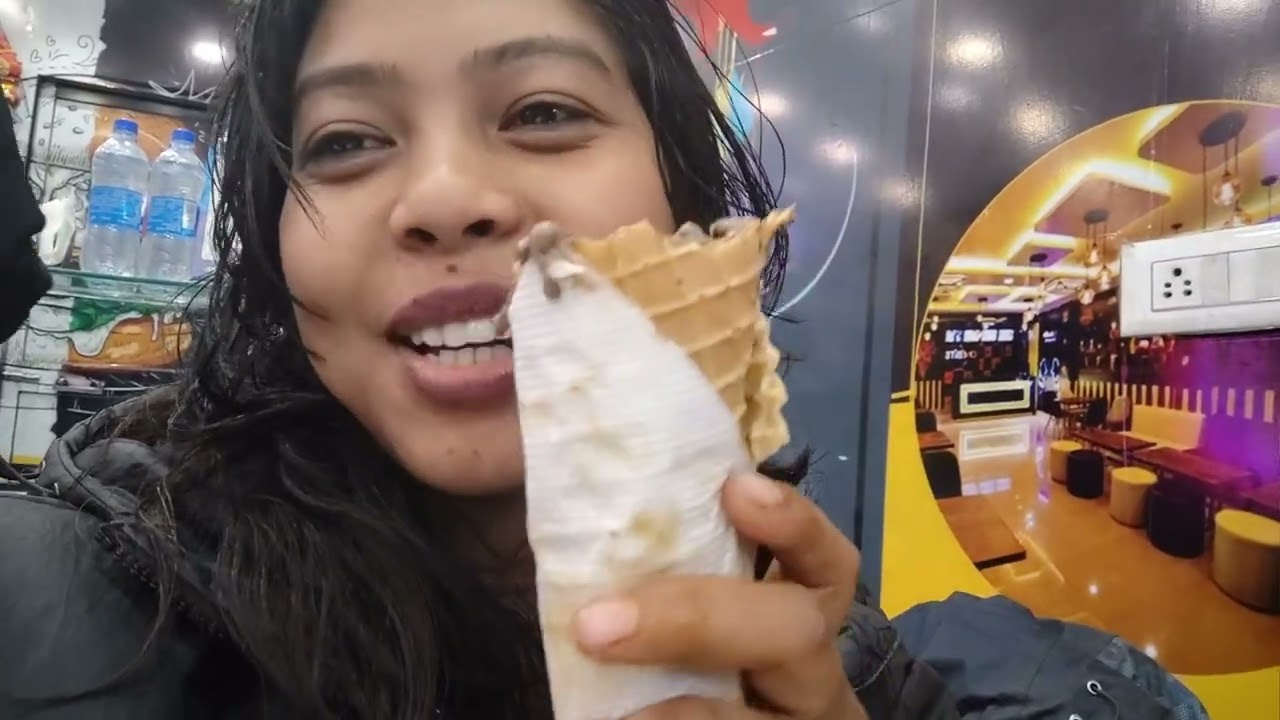 Diet ki aisi ki taisi 🤭....Couple vlog...🥰🥰#shortvideo #weekend #outing 