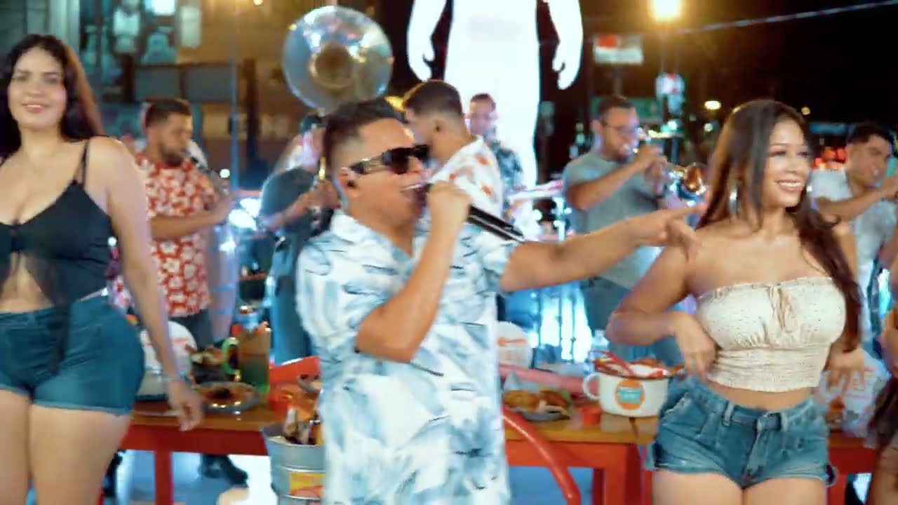 LA NINA BONITA👩🏻&zwj;💼- BANDA ELEMENTAL