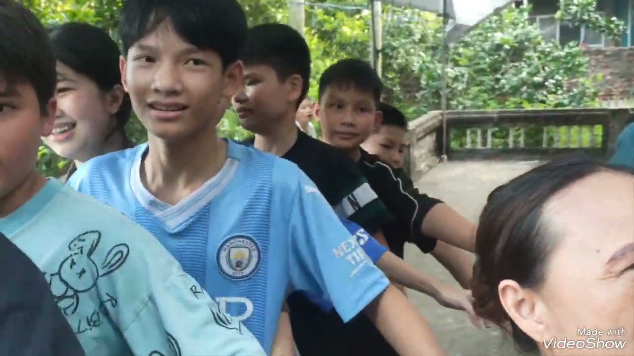 TRÒ CHƠI BÊN NGOẠI