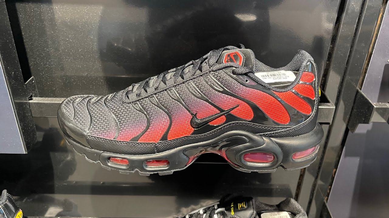 Nike Air Max Plus (Black/ Light Crimson/ Noble Red/ Black) - Style Code: DM0032-021