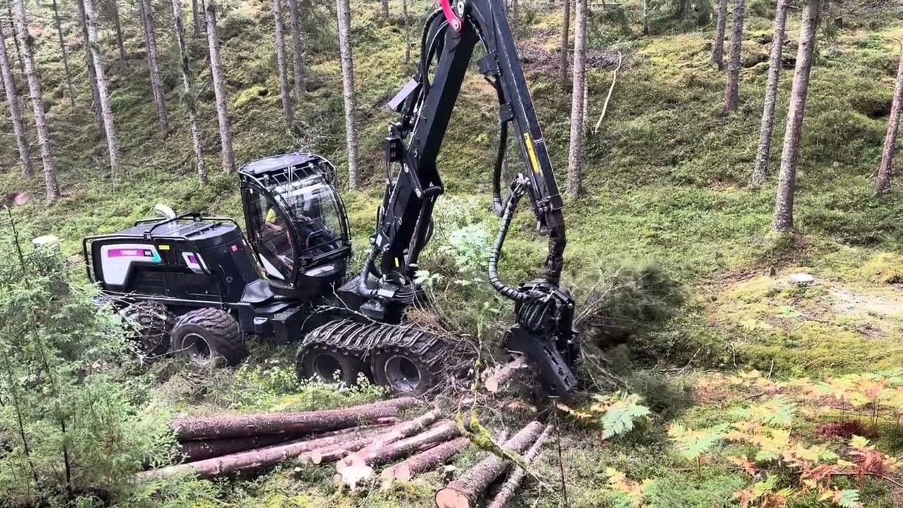Logset 8H GTE Hybrid | First Look at the NEW TH70 4.0 Harvester Head