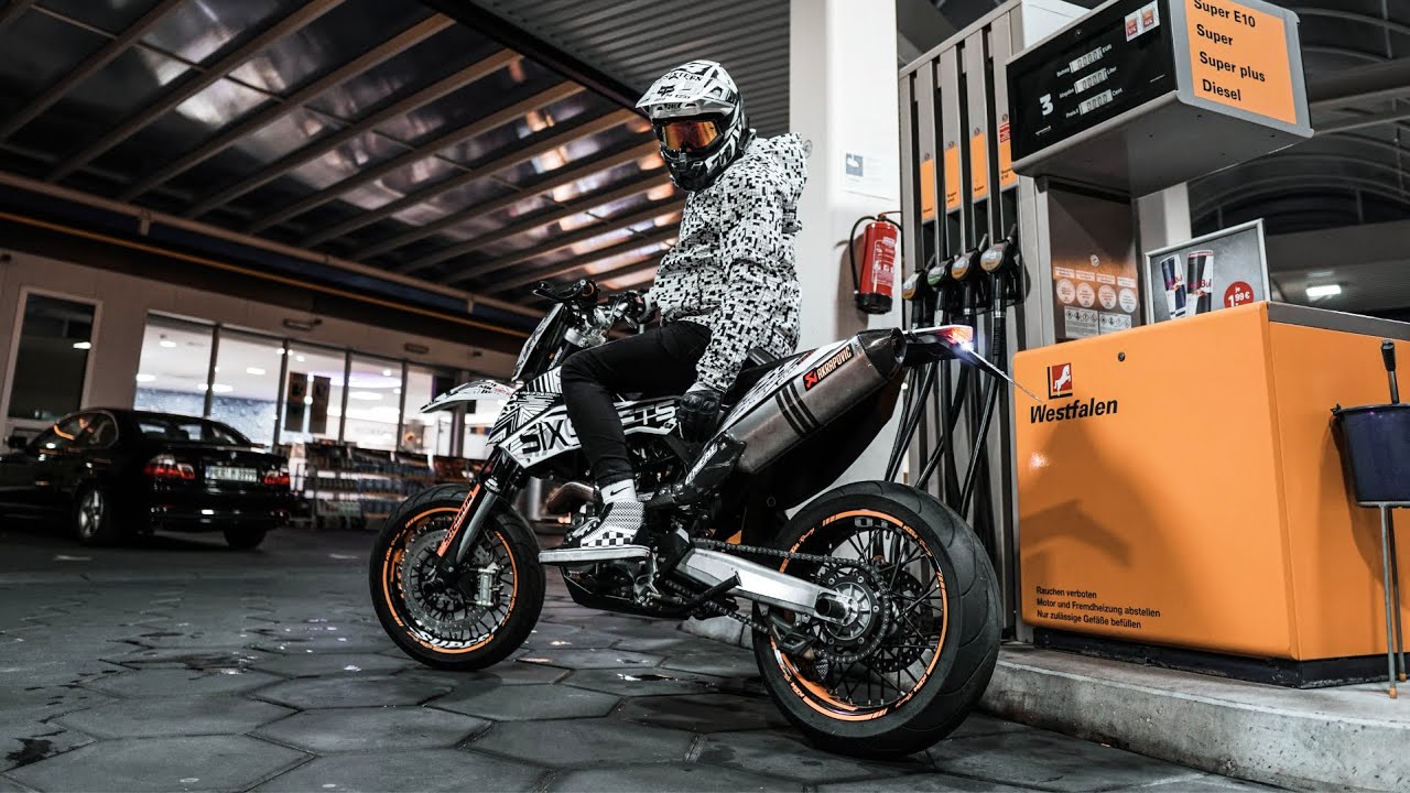 Black n´ White KTM SMC 690 Nightride // 2Scratch - FROZEN