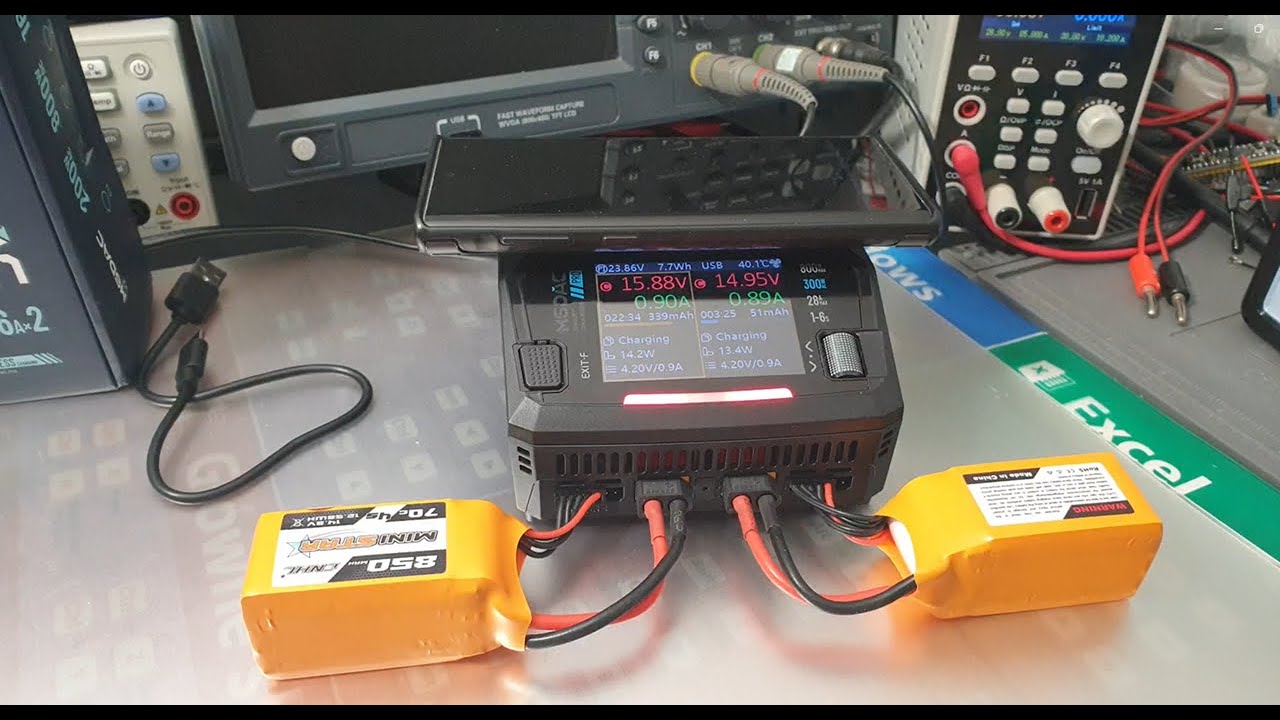 ToolkitRC M6DAC PRO – ładowarka do baterii modelarskich i nie tylko.