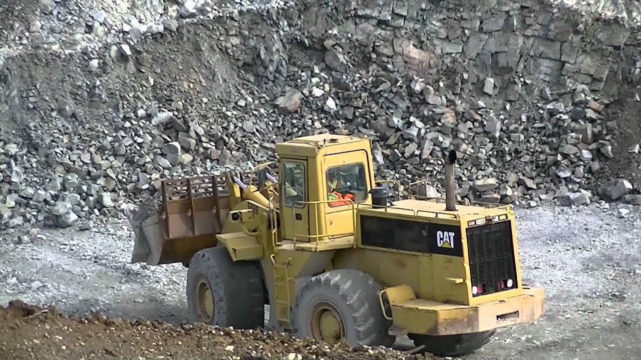 Rock Quarry-Cat 988 loader
