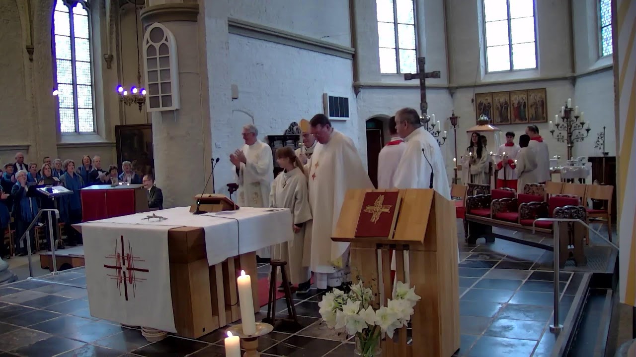 Installatieviering pastoor M. Oortman in St. Willibrordusparochie