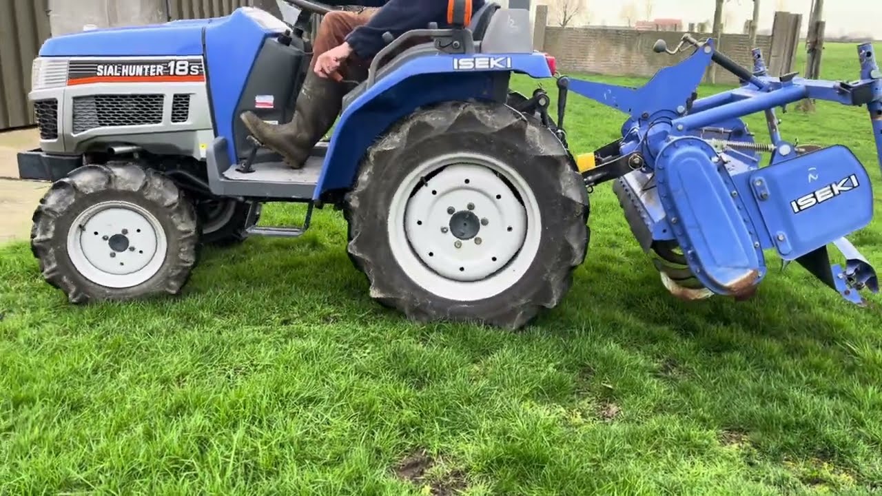 68 - Iseki Sial Hunter 18S four-wheel drive mini tractor with tiller