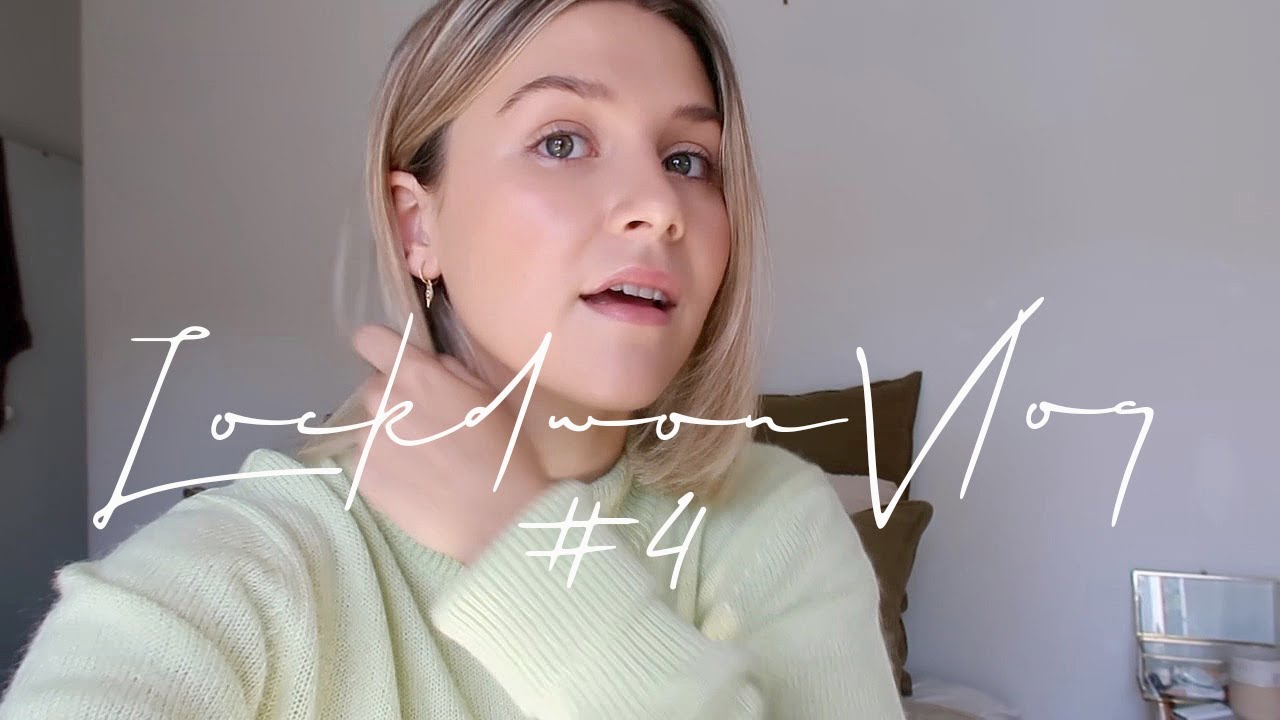 Isolation Vlog #4: Making Apple Crumble & Is Tiktok Cool? | Ash Owens