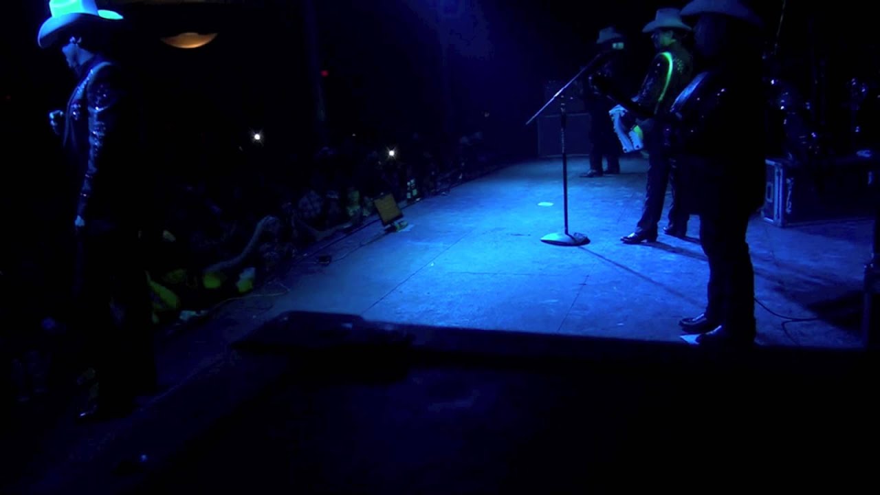 LAURITA GARZA '' LOS INVASORES DE NUEVO LEON ''